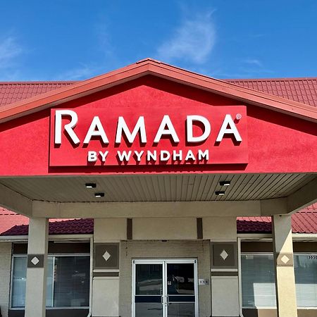 Отель Ramada By Wyndham Ламбертон Экстерьер фото
