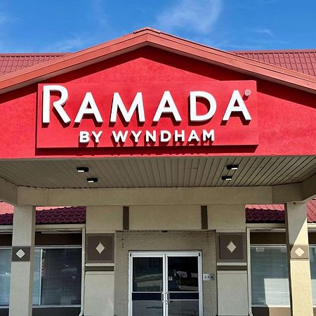 Отель Ramada By Wyndham Ламбертон Экстерьер фото